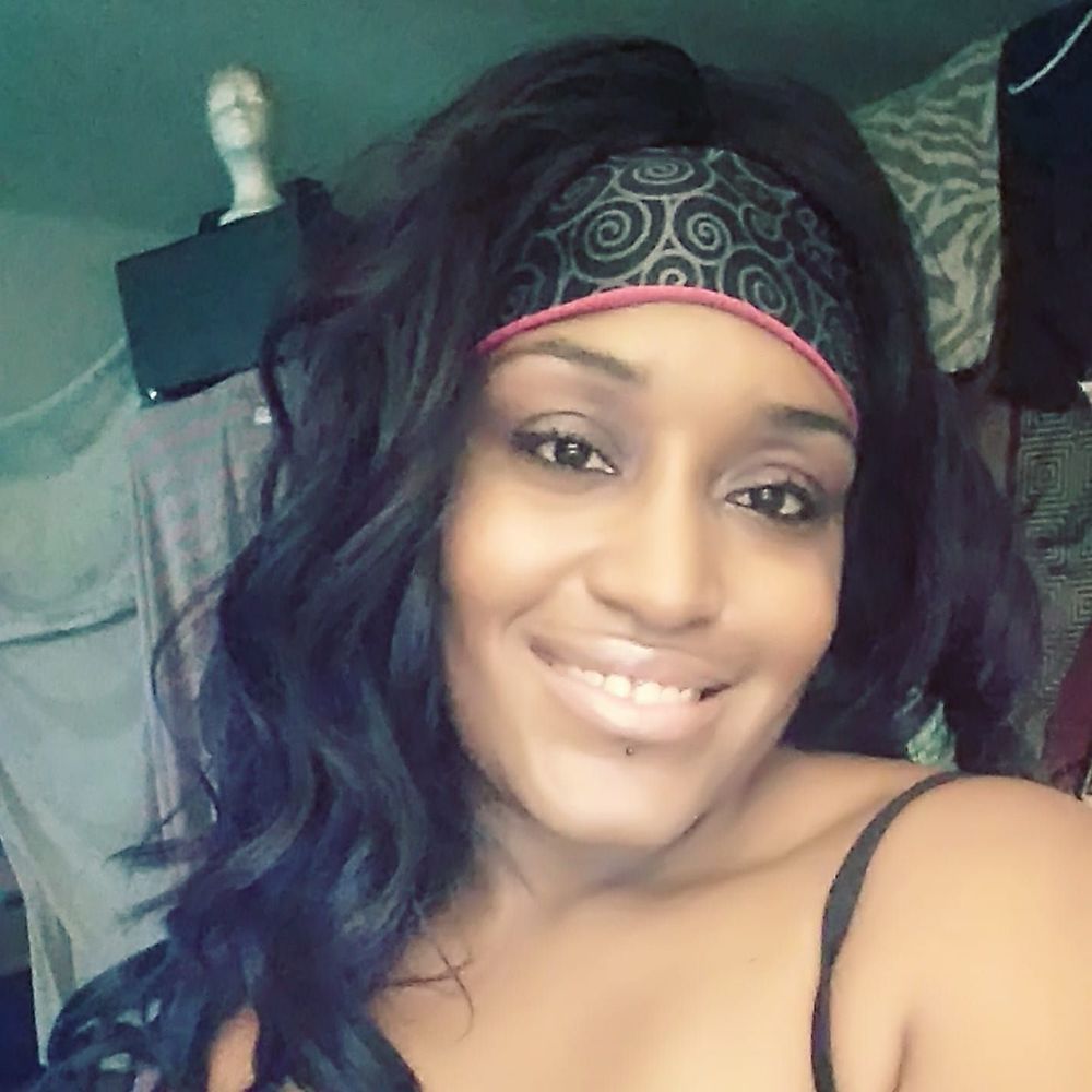 Meet your Posher, Shana